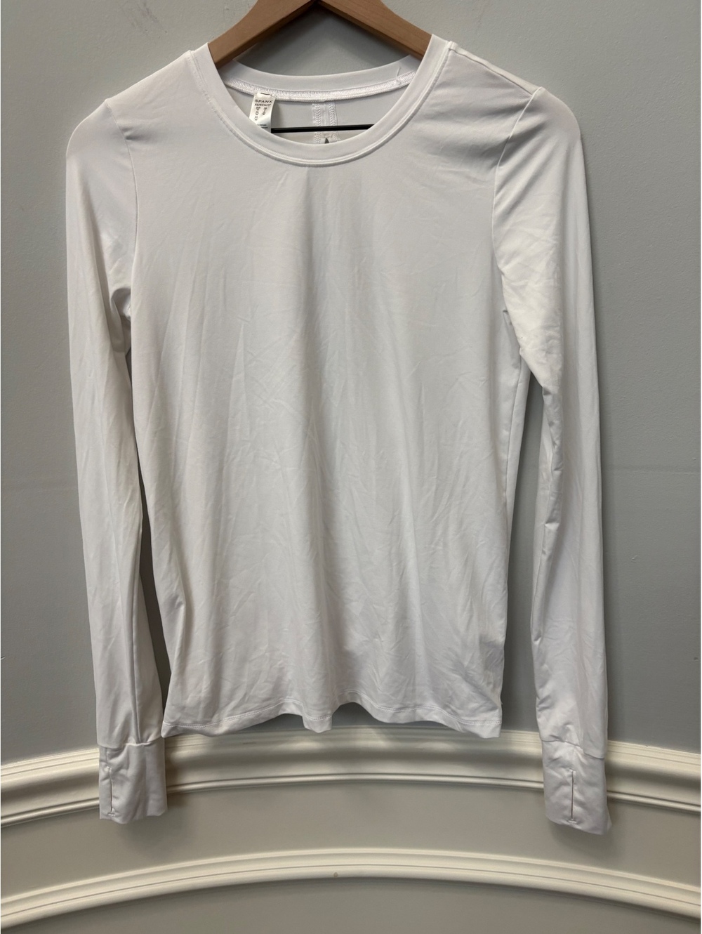 e Spanx Soft Spot / Butter Wrap Back Long Sleeve T-Shirt in white XS NWOT